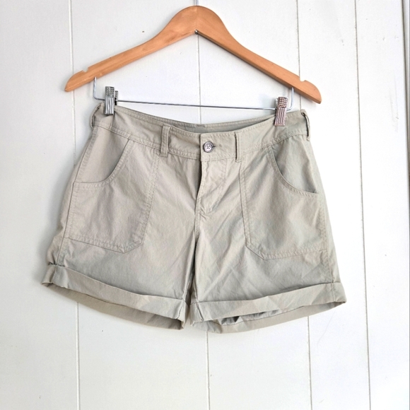The North Face Women's Beige Cargo Shorts-Size 4 - Picture 1 of 8